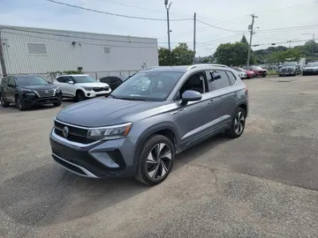 2024 Volkswagen Taos - image 3