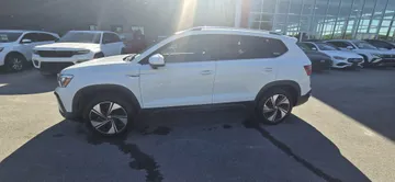 2024 Volkswagen Taos - image 4