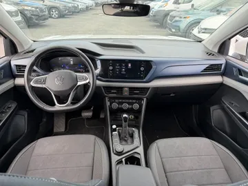 2024 Volkswagen Taos - image 9