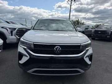 2024 Volkswagen Taos - image 2