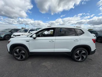2024 Volkswagen Taos - image 4