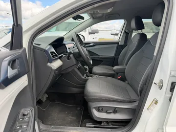 2024 Volkswagen Taos - image 8
