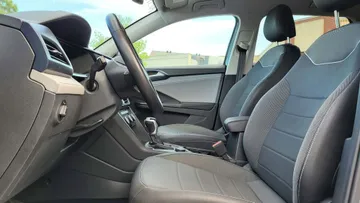 2024 Volkswagen Taos - image 8
