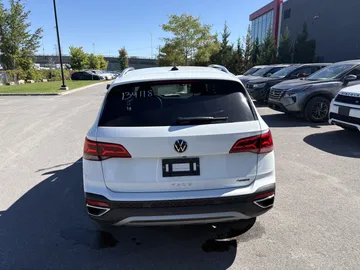 2024 Volkswagen Taos - image 6