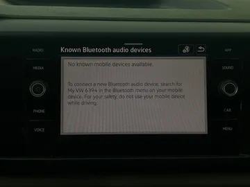 2022 Volkswagen Taos - image 27