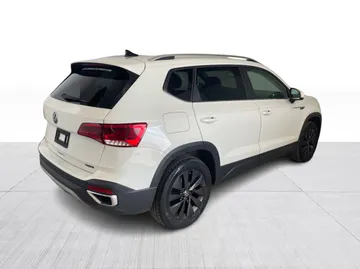 2022 Volkswagen Taos - image 14