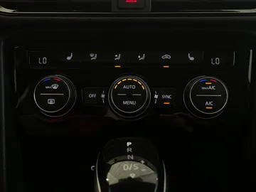 2022 Volkswagen Taos - image 22