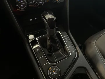 2022 Volkswagen Taos - image 28