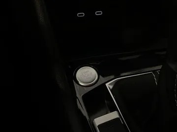 2022 Volkswagen Taos - image 23