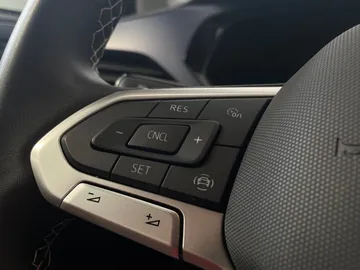 2022 Volkswagen Taos - image 26
