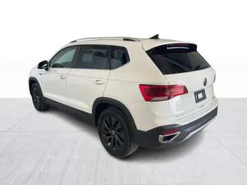 2022 Volkswagen Taos - image 11