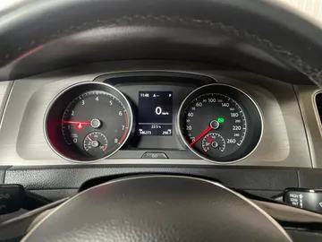 2017 Volkswagen Golf SportWagen - image 15
