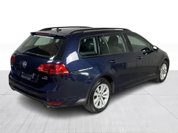 2017 Volkswagen Golf SportWagen - image 13