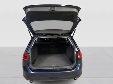 2017 Volkswagen Golf SportWagen - image 12