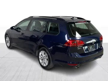 2017 Volkswagen Golf SportWagen - image 10