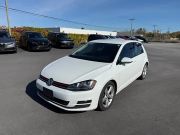 2015 Volkswagen Golf - image 3