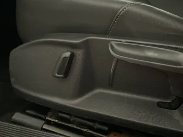 2019 Volkswagen Golf SportWagen - image 21