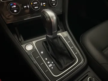 2019 Volkswagen Golf SportWagen - image 27