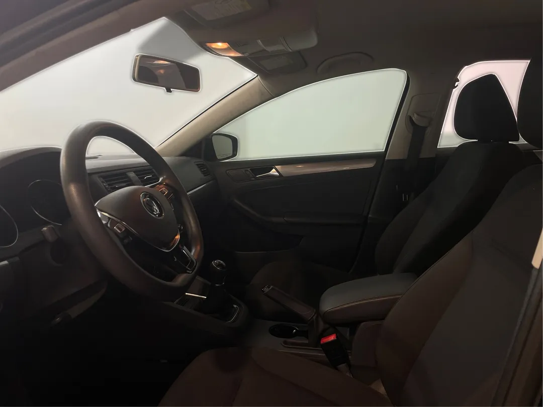 2017 Volkswagen Jetta — photo 3
