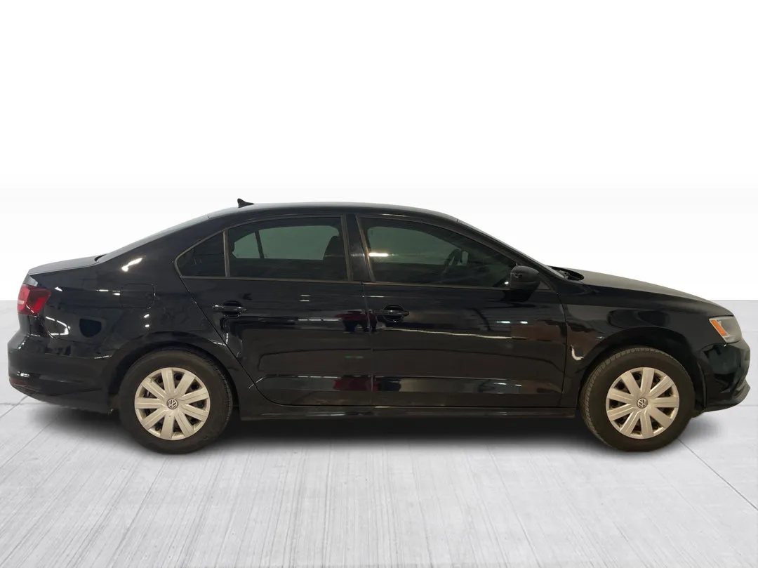 2017 Volkswagen Jetta — photo 2