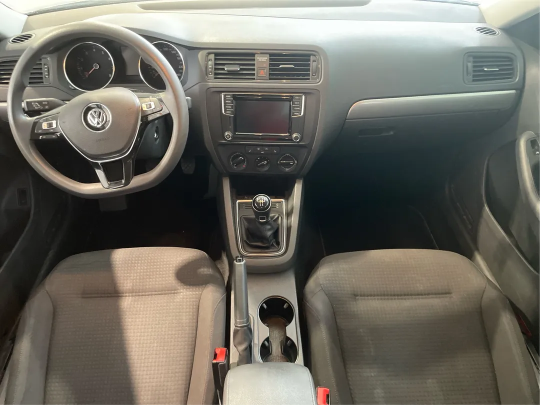 2017 Volkswagen Jetta — photo 4