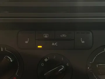 2017 Volkswagen Jetta - image 22