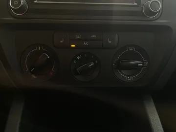 2017 Volkswagen Jetta - image 20