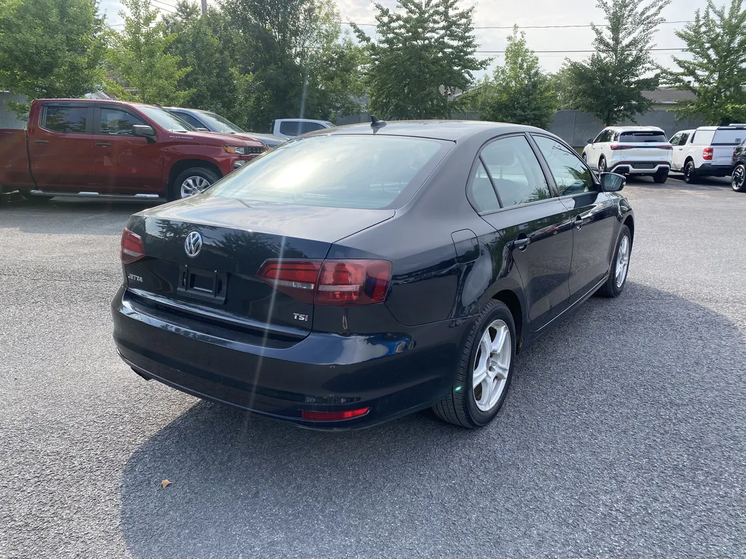 2016 Volkswagen Jetta — photo 3