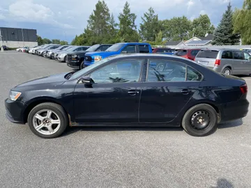 2016 Volkswagen Jetta - image 4