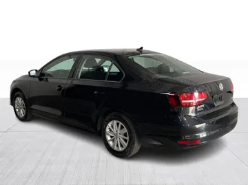 2016 Volkswagen Jetta - image 10