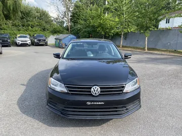 2016 Volkswagen Jetta - image 2