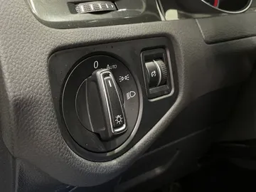 2019 Volkswagen Golf SportWagen - image 26