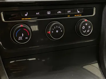 2019 Volkswagen Golf SportWagen - image 20