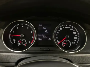 2019 Volkswagen Golf SportWagen - image 16