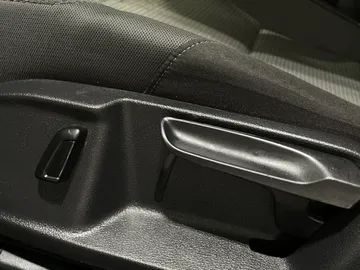 2019 Volkswagen Golf SportWagen - image 17