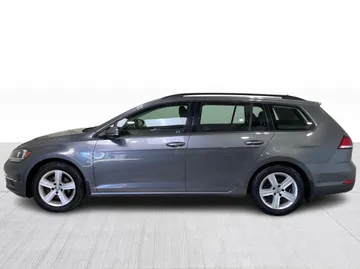 2019 Volkswagen Golf SportWagen - image 10