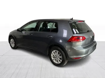 2017 Volkswagen Golf - image 11