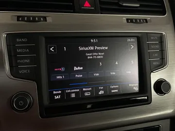 2017 Volkswagen Golf - image 27