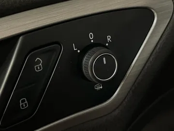 2017 Volkswagen Golf - image 23
