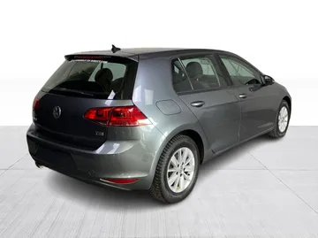2017 Volkswagen Golf - image 14