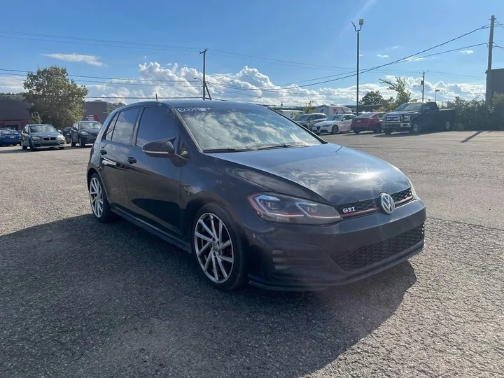 2018 Volkswagen Golf GTI - image principale