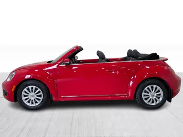 2015 Volkswagen Beetle Convertible - image 9