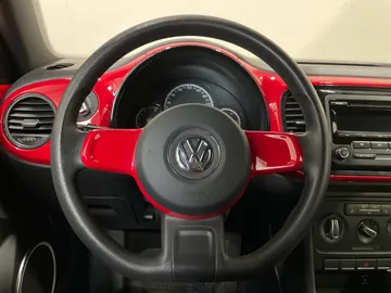 2015 Volkswagen Beetle Convertible - image 19