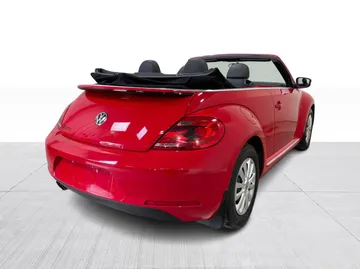 2015 Volkswagen Beetle Convertible - image 13