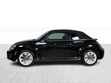 2019 Volkswagen Beetle Convertible - image 10