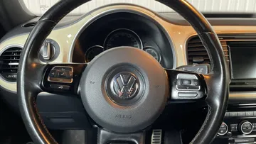 2019 Volkswagen Beetle Convertible - image 16
