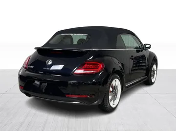 2019 Volkswagen Beetle Convertible - image 14