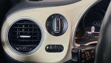 2019 Volkswagen Beetle Convertible - image 17
