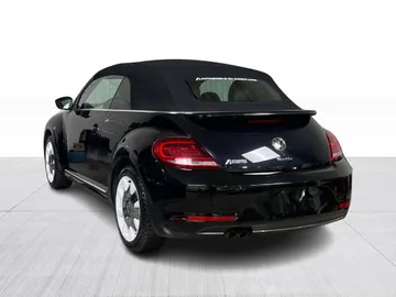 2019 Volkswagen Beetle Convertible - image 11