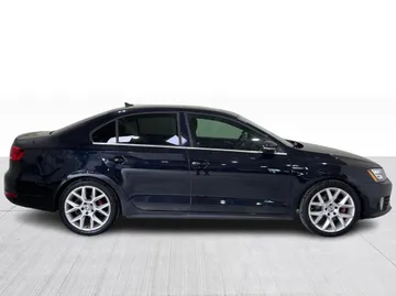 2014 Volkswagen Jetta - image 2